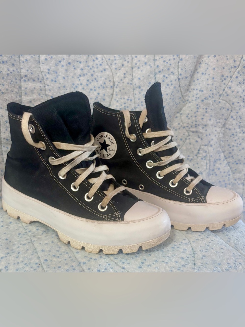 Converse All Star Chuck Taylor High-Top Canvas Sneakers Black and White size 6
